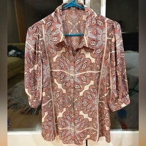 Tommy Hilfiger collared shirt - unique pattern!